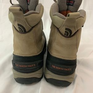 The North Face Shoes - North Face Primaloft Winter Grip Snow Boots 9.5 The North Face Shoes - North Face Primaloft Winter Grip Snow Boots 9.5